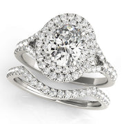 OVAL HALO ENGAGEMENT RING
